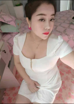 一个奶特大的少妇